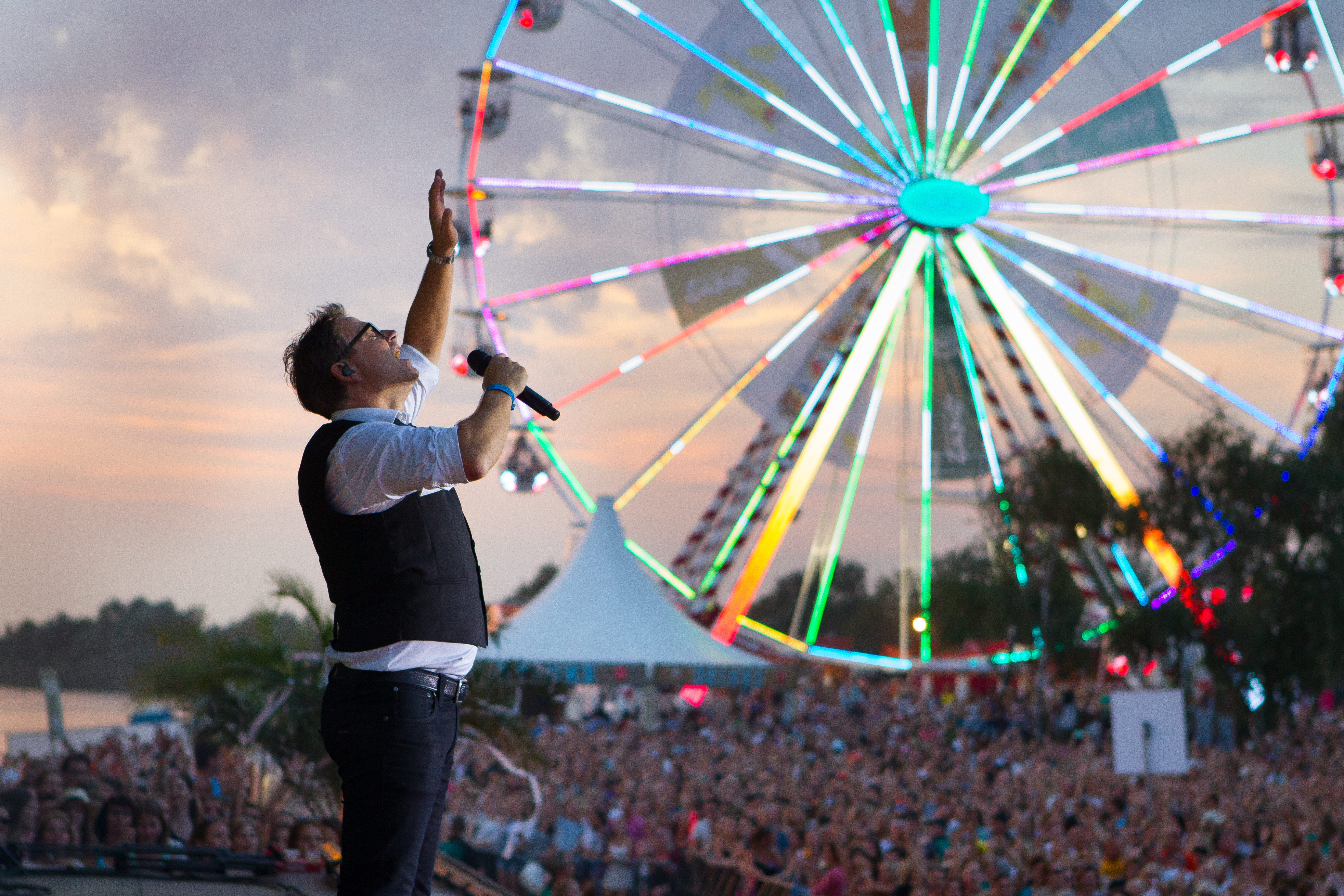 Met de bus naar strandfestival Zand