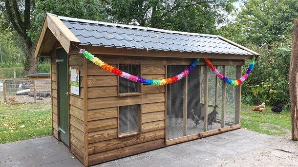 AllGo sponsort volière Kinderboerderij den Uylpark